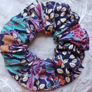 Liberty of London Art Fabric Scrunchie Elm House Floral Purple Turquoise Gold